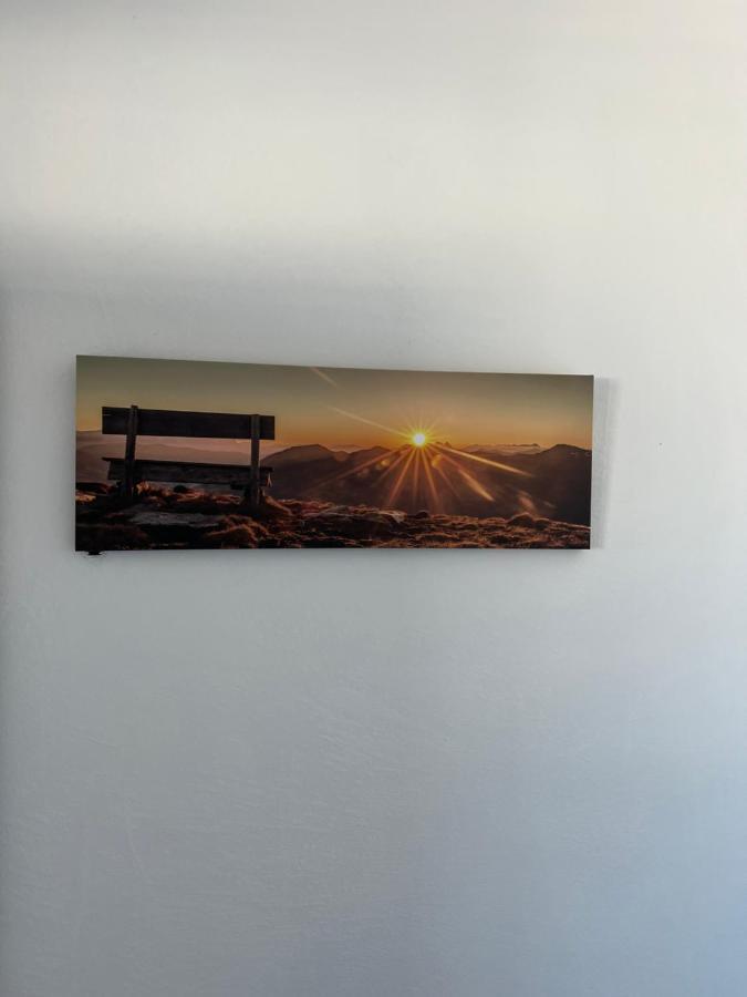 Ruhige Gruene Oase Bei Flughafen Schwechat Bagian luar foto